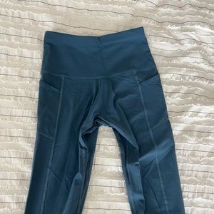 Melissa Merk 3 piece set, legging, biker short and sports bra.